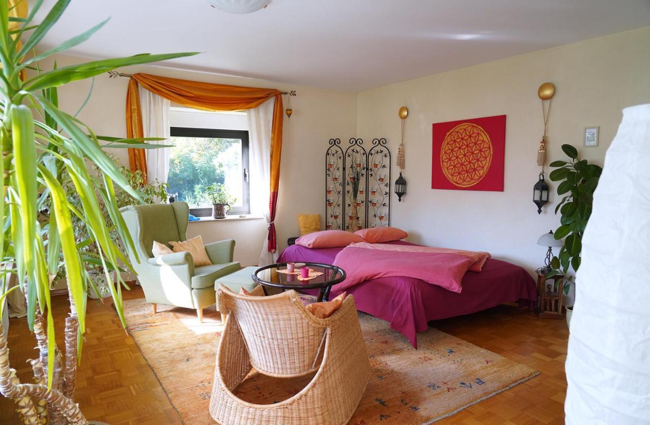 Ferienwohnung Im Haus Lotus Mit Grossem Balkon Und Garten Bad Urach Exterior foto